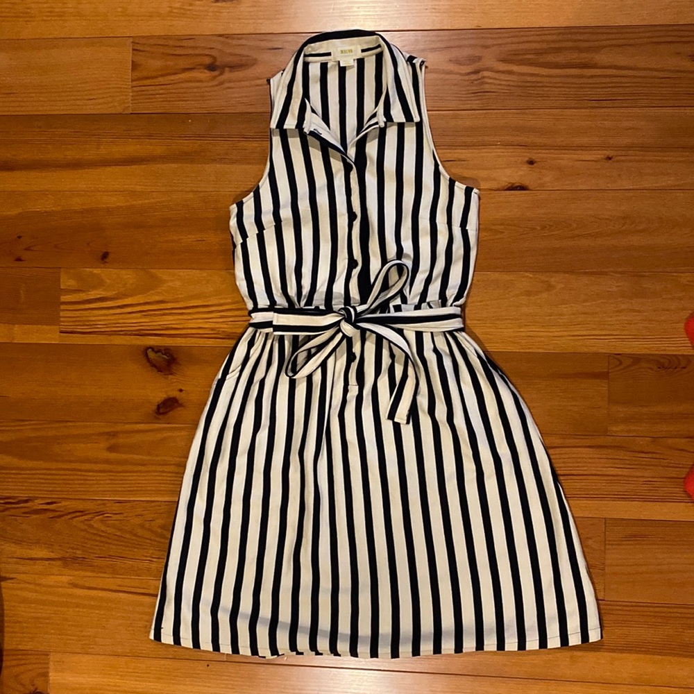 Anthropologie Black and white sleeveless knit Maeve dress. Super cute.
